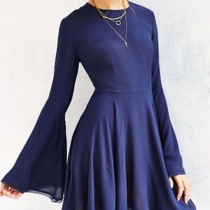Ecote/urban outfitters bell sleeve dress